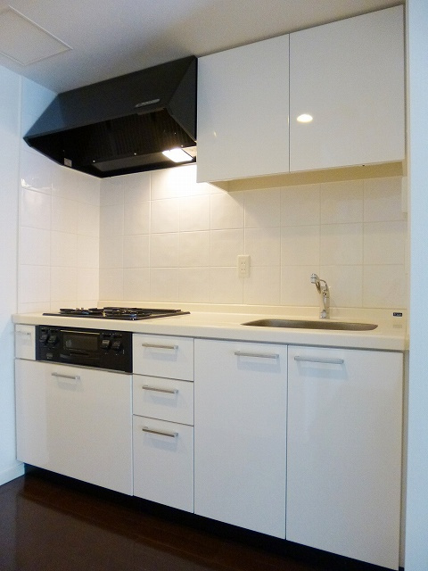 RESIDIA南千住のキッチン|レジディア南千住のキッチンです、グリル付き、ガス３口