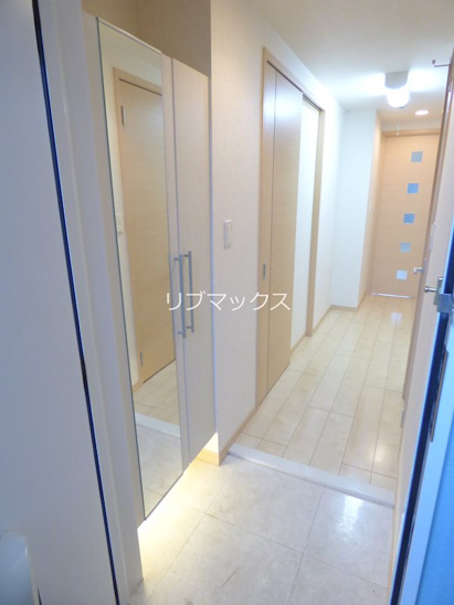 【玄関】ウィンザー越水 