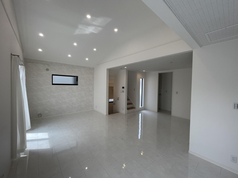 草加市青柳7丁目 中古戸建の居間・リビング