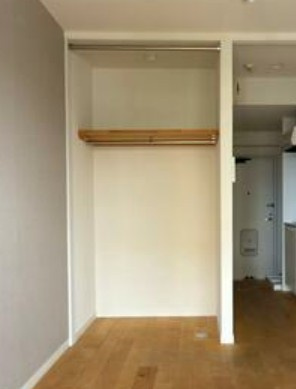 稲城市東長沼の賃貸マンションの収納