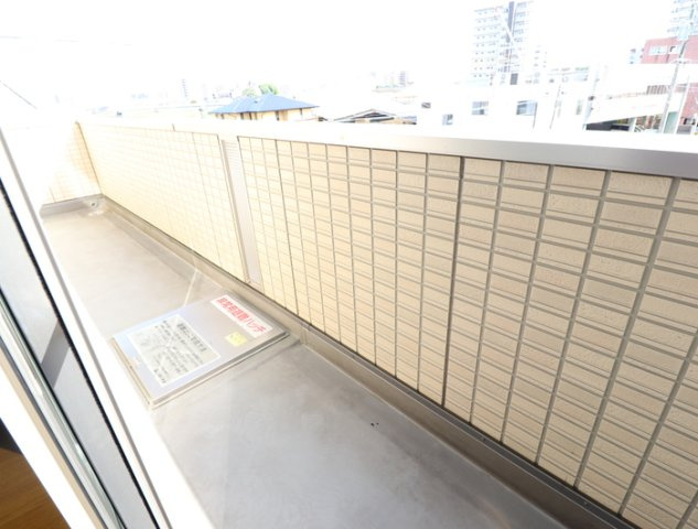 熊本市西区二本木１丁目のアパートのバルコニー