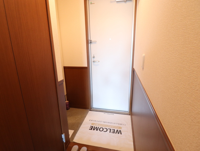 熊本市西区二本木１丁目のアパートの玄関