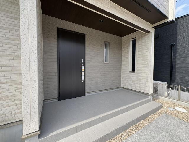 仲介手数料無料）一宮市浅井町大日比野１棟／１期１号棟の玄関|玄関ポーチ