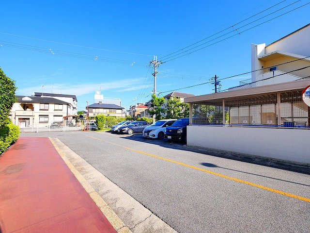 西大寺サンハイツ1号の駐車場