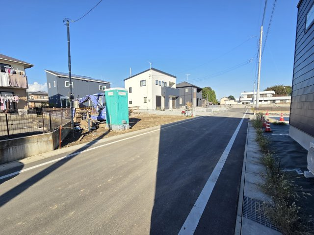 新築　太田市市場町第8　1号棟　Cradle Gardenの前面道路含む現地写真|現地写真　南側前面道路幅員約6ｍ