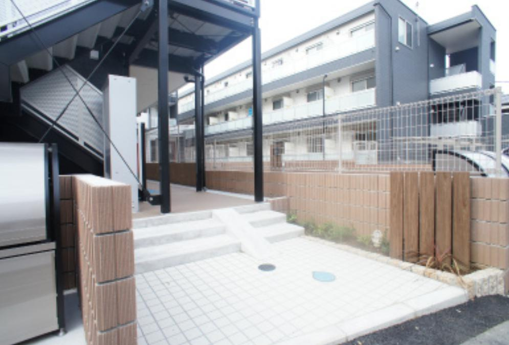 さいたま市中央区本町東４丁目の賃貸マンションのエントランス