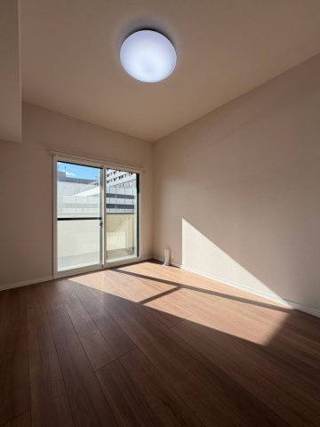 ダイアパレス美術館通の洋室