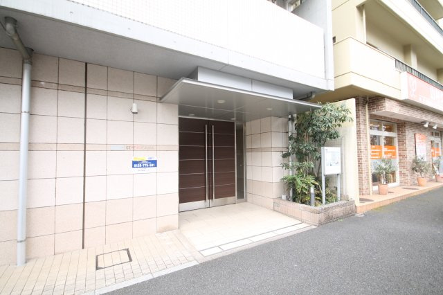 【エントランス】