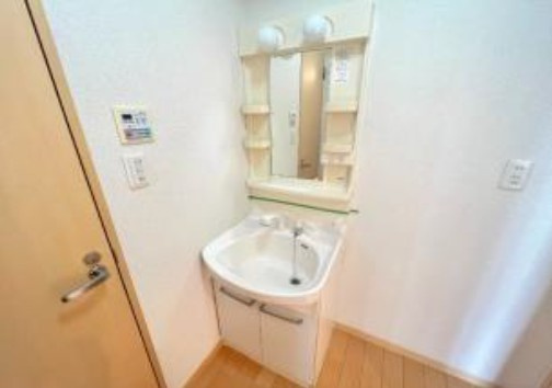 シャーメゾン八多B棟の洗面所