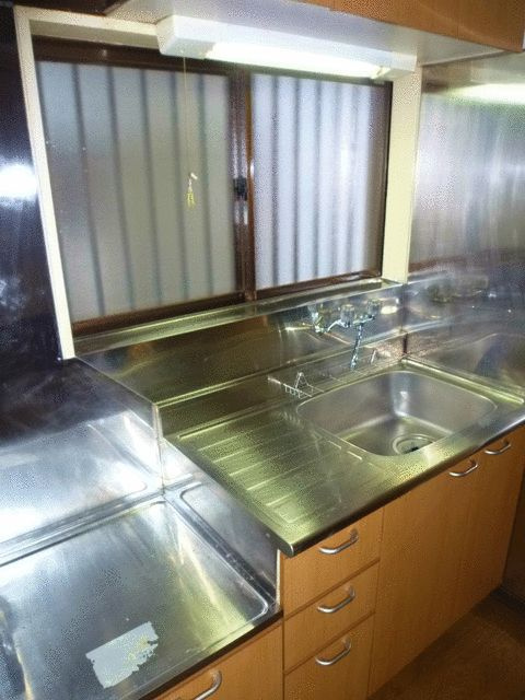 フルーツ共和国のキッチン