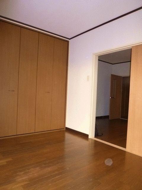 フルーツ共和国の洋室