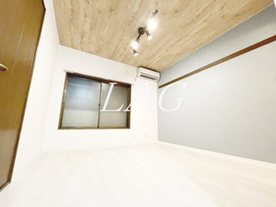 【居間・リビング】 | メゾン・ヒロ | 洋室のお部屋です。