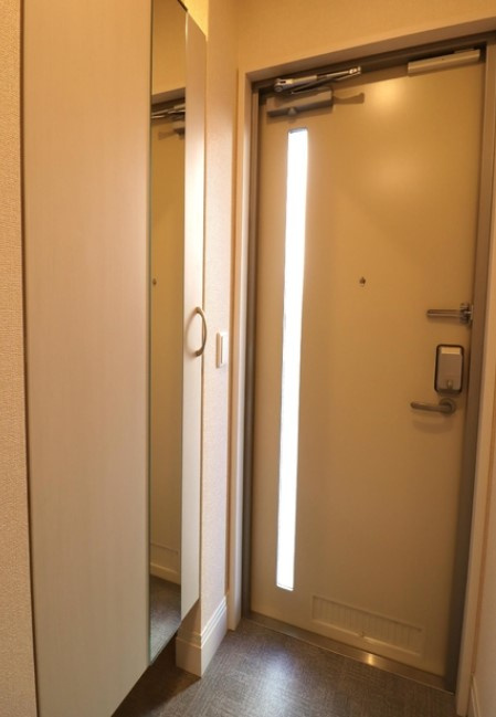 クレール西大宮の玄関