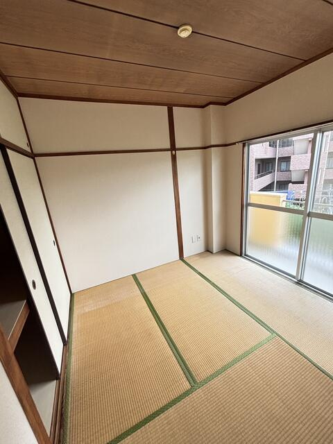 稲城市矢野口の賃貸マンションの和室