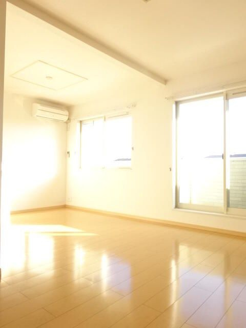 グランソレイユの居間・リビング