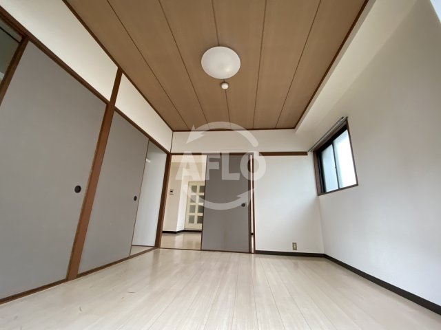 英和ビルの居間・リビング|英和ビル　洋室