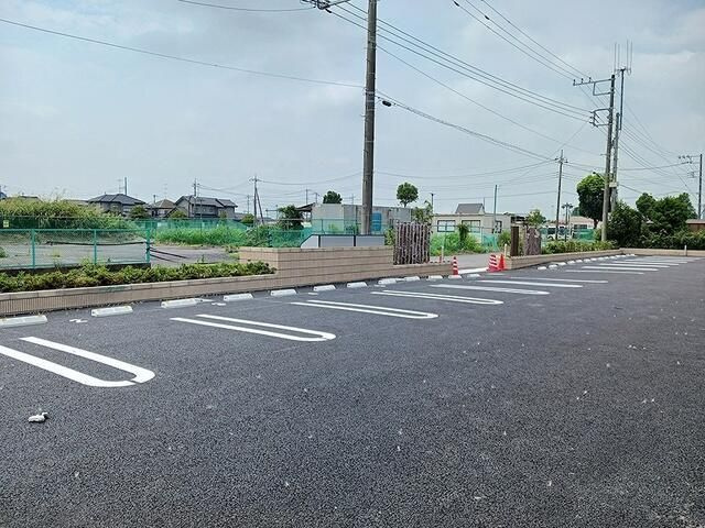 サンライズ　リバー　ＮＫの駐車場