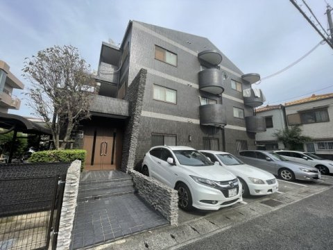 アネックス甲子園の駐車場