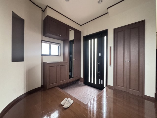 貸戸建城東Aの居間・リビング|当社、チルホームのHPもご覧ください(^^)/物件情報多数♪