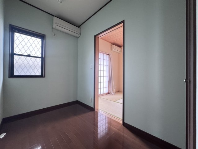 貸戸建城東Aの居間・リビング|当社、チルホームのHPもご覧ください(^^)/物件情報多数♪