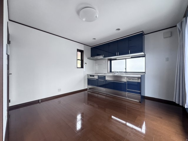 貸戸建城東Aの居間・リビング|当社、チルホームのHPもご覧ください(^^)/物件情報多数♪