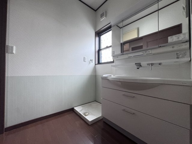 貸戸建城東Aの洗面所|当社、チルホームのHPもご覧ください(^^)/物件情報多数♪