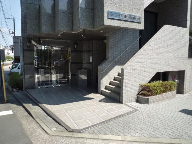 シンベルク横濱のエントランス