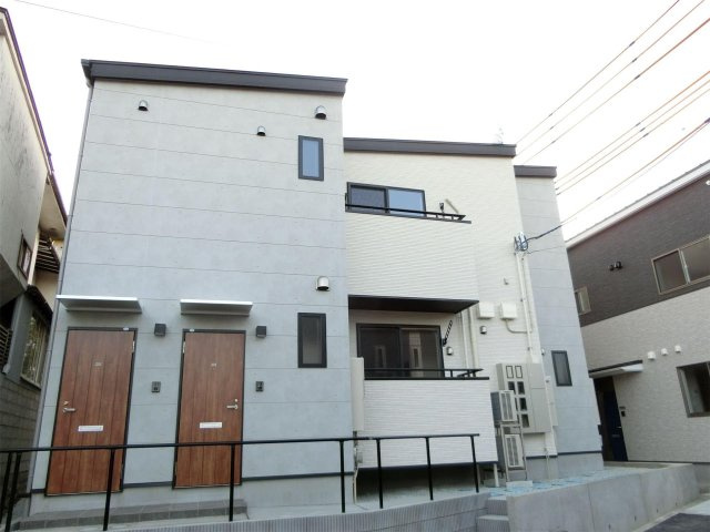 カーサ・グエル川内の外観