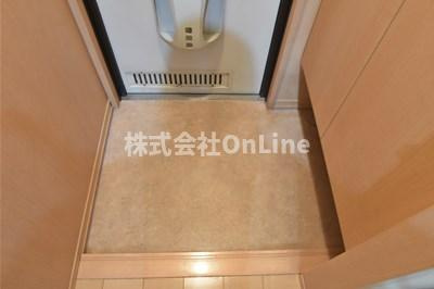 クリエ西山本の玄関