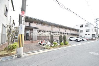 クリエ西山本の外観