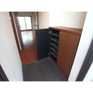 Residence栴檀(センダン)の玄関