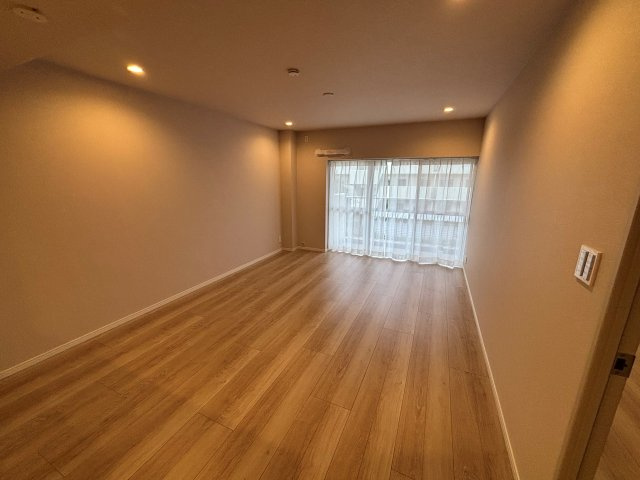 日商岩井大岡山第二マンションB棟の居間・リビング