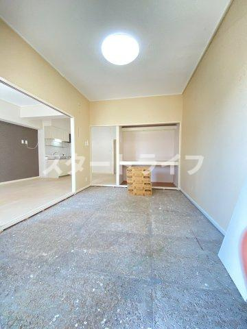 大阪市東淀川区下新庄４丁目の賃貸マンションの収納