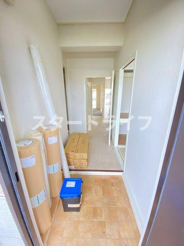 大阪市東淀川区下新庄４丁目の賃貸マンションの玄関