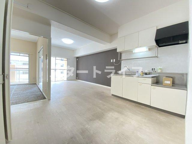 大阪市東淀川区下新庄４丁目の賃貸マンションの居間・リビング