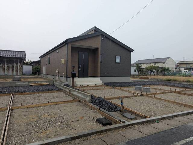 新築戸建て・仲介手数料無料）一宮市浅井町尾関第２　４号棟の外観|落ち着いた雰囲気の外観です
