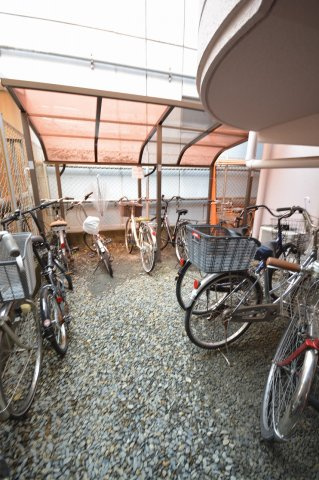 大阪市西区北堀江２丁目の賃貸マンションの駐車場