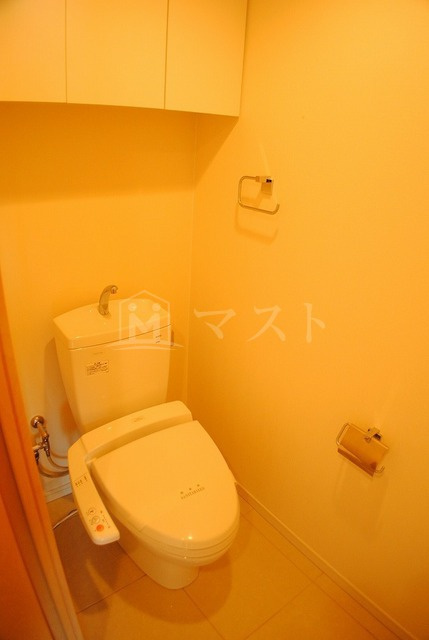 大阪市西区新町１丁目の賃貸マンションのトイレ