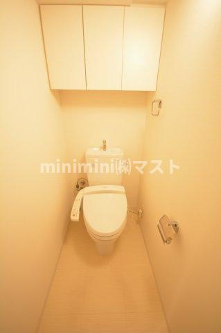大阪市西区新町１丁目の賃貸マンションのトイレ
