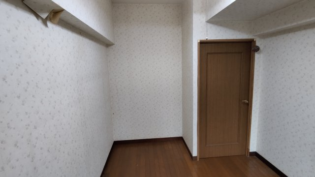 北側洋室5帖※リフォーム前のお写真です。