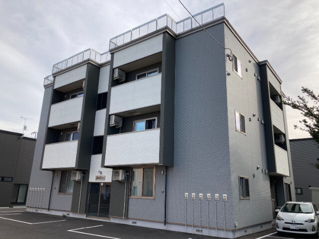 江別市錦町のアパート