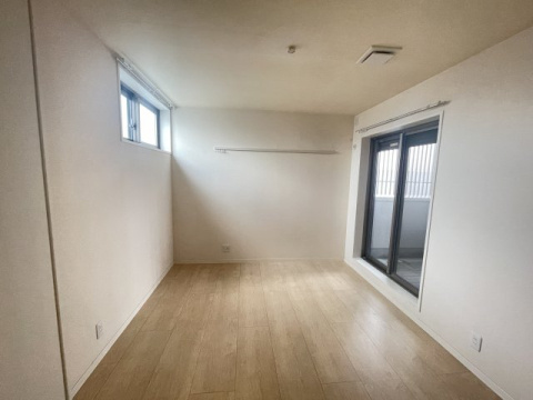 西宮市上大市２丁目の賃貸マンションの居間・リビング