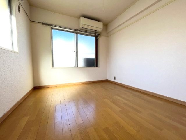 神戸市中央区国香通６丁目の賃貸マンションの居間・リビング