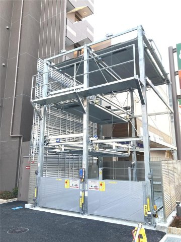 西宮市芦原町の賃貸マンションの駐車場