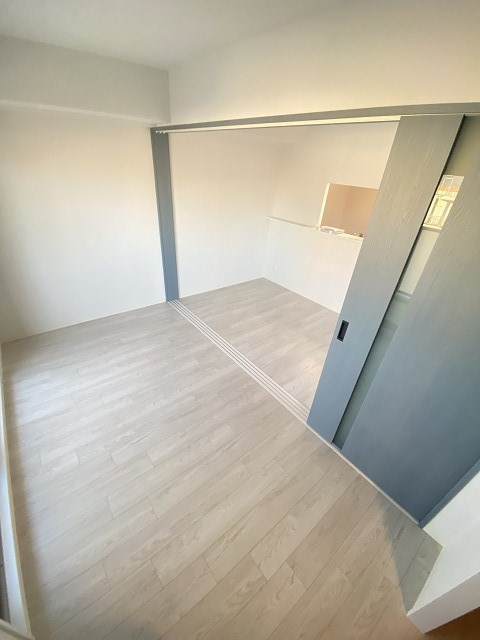 西宮市芦原町の賃貸マンションの居間・リビング