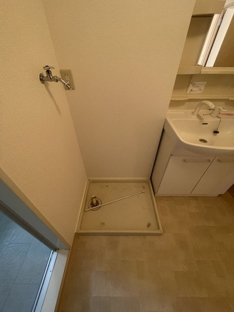西宮市段上町１丁目のアパートの洗面所