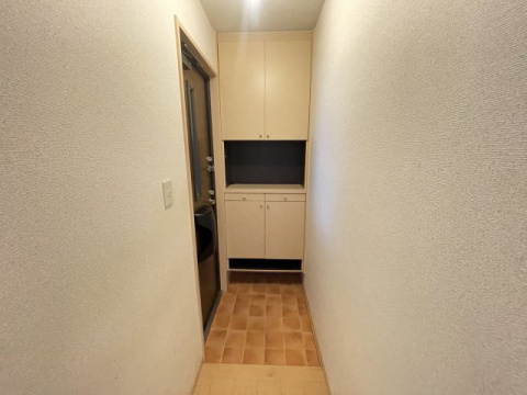 西宮市段上町１丁目のアパートの玄関
