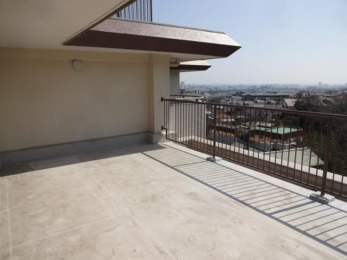 西宮市獅子ケ口町の賃貸マンションのバルコニー