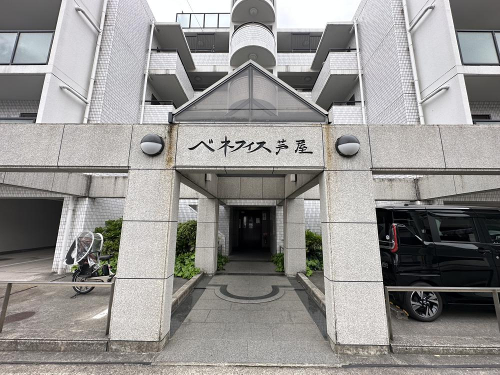 神戸市東灘区深江北町１丁目の賃貸マンションのエントランス