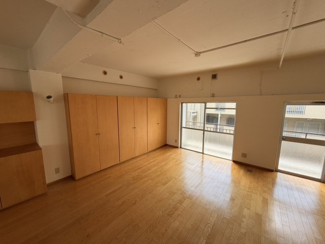 神戸市中央区中島通４丁目の賃貸マンションの居間・リビング